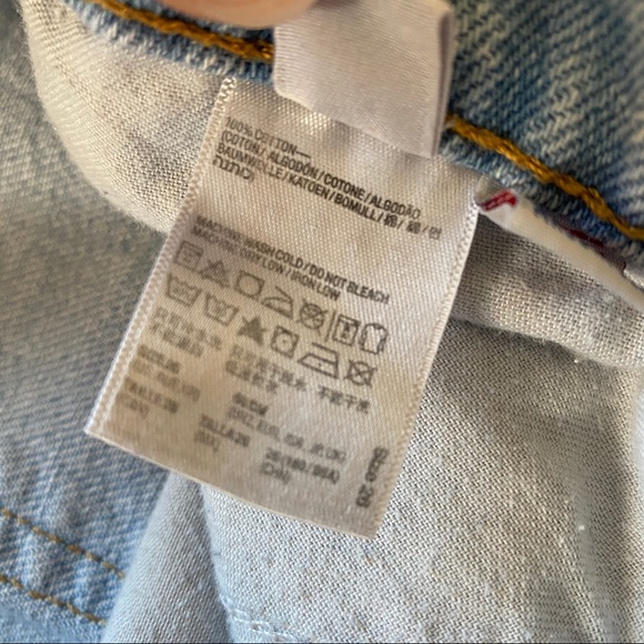 American Apparel Light Wash Button Fly Rolled Cuff Denim Shorts Women’s Size 26 - Picture 7 of 8